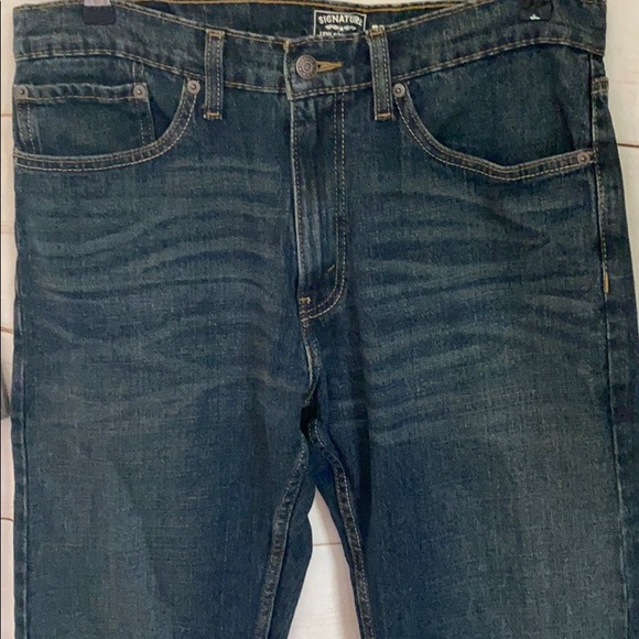 Levi’s; Blue Jeans; Signature; Regular; 34x30 - Picture 4 of 8